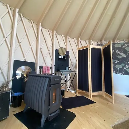 Black Yurt Chromiec Stara Kamienica