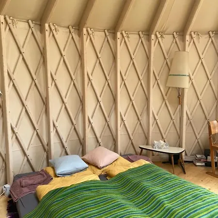 Black Yurt Chromiec Luxury tent Stara Kamienica