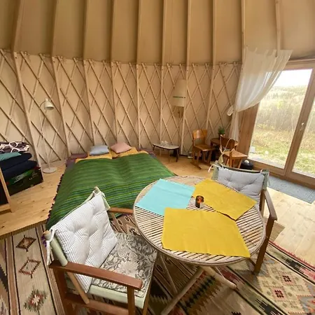 Luxury tent Black Yurt Chromiec