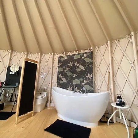 Black Yurt Chromiec * Stara Kamienica