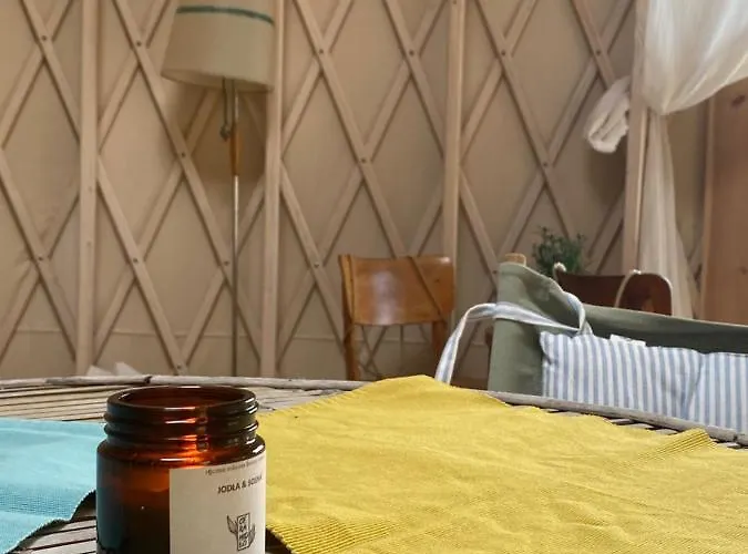 Luxury tent Black Yurt Chromiec *