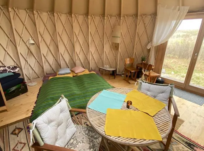 Luxury tent Black Yurt Chromiec