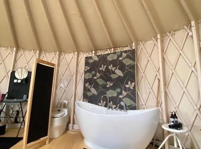 Black Yurt Chromiec * Stara Kamienica