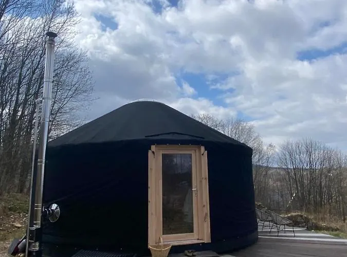 Luxury tent Black Yurt Chromiec *